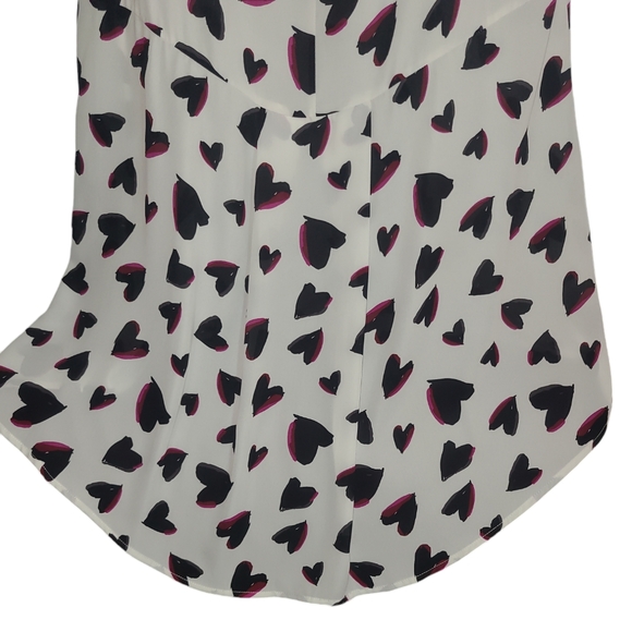Torrid Jagged Hearts Print Georgette Hi-Lo Blouse Size 2 - Picture 5 of 10
